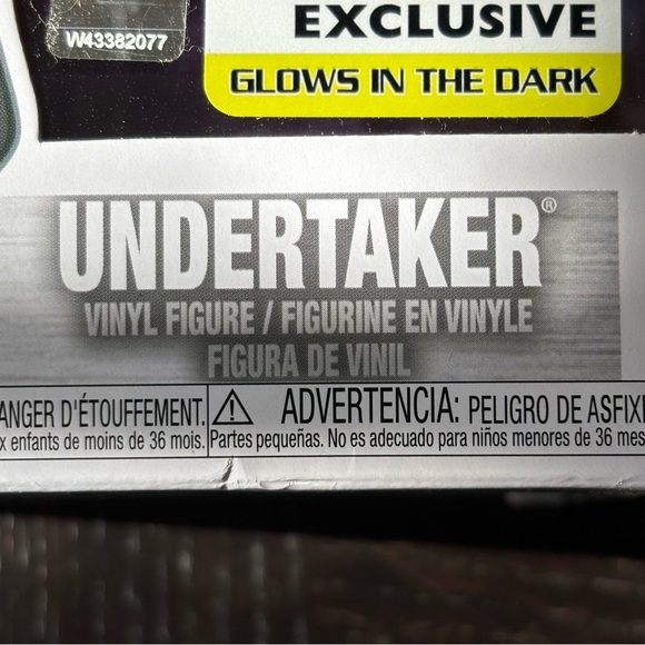 Funko pop 69 The Undertaker glow in the dark - Picture 2 of 6